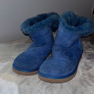blue short bailey bow Ugg boots
